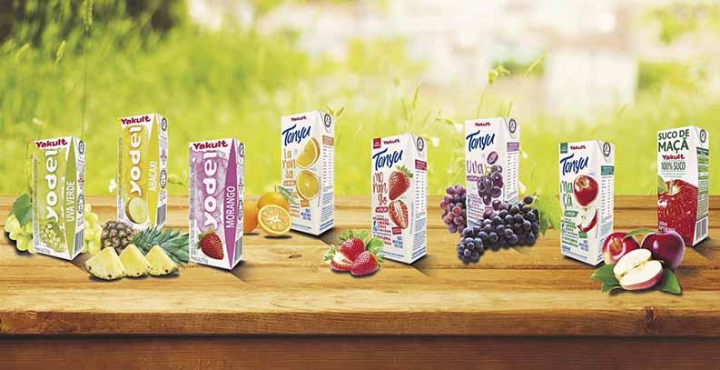 Yakult adota embalagem Slim Leaf com canudo de papel para bebidas